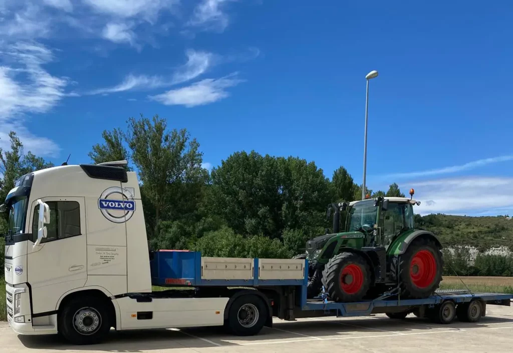 Camión de quiénes somos empresa de transporte Transgricio S.L.